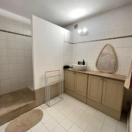 Cosy Au Coeur Des Remparts Aigues-Mortes